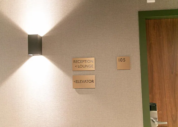 Distrikt Amsterdam מלון 3*